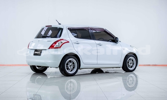 ซื้อ รถมือสอง Suzuki Swift ขาว รถยนต์ ใน %{เมือง} ใน กรุงเทพมหานคร ซื้อ รถมือสอง Suzuki Swift ขาว รถยนต์ ใน %{เมือง} ใน กรุงเทพมหานคร