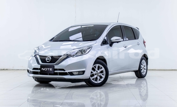 ซื้อ รถมือสอง Nissan Note อื่น ๆ รถยนต์ ใน %{เมือง} ใน กรุงเทพมหานคร