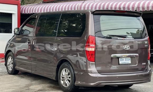 ซื้อ รถมือสอง Hyundai H1 สีน้ำตาล รถยนต์ ใน %{เมือง} ใน กรุงเทพมหานคร ซื้อ รถมือสอง Hyundai H1 สีน้ำตาล รถยนต์ ใน %{เมือง} ใน กรุงเทพมหานคร