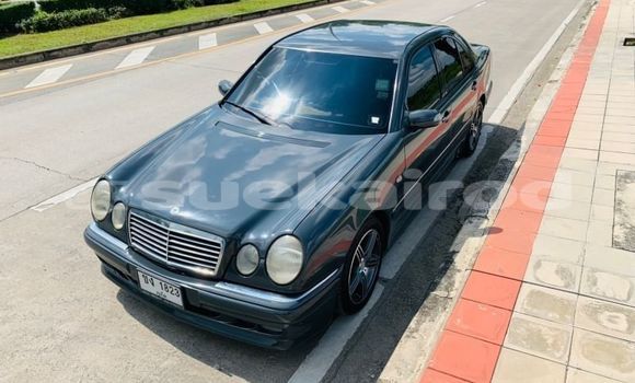 ซื้อ รถมือสอง Mercedes-Benz E-Classe อื่น ๆ รถยนต์ ใน %{เมือง} ใน กรุงเทพมหานคร