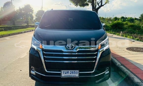 Buy Used Toyota Crown Majesta Black Car in Bangkok in Bangkok Buy Used Toyota Crown Majesta Black Car in Bangkok in Bangkok