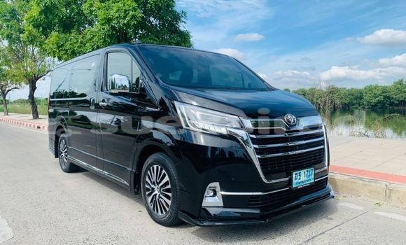 Buy Used Toyota Crown Majesta Black Car in Bangkok in Bangkok Buy Used Toyota Crown Majesta Black Car in Bangkok in Bangkok