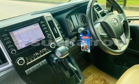 Buy Used Toyota Crown Majesta Black Car in Bangkok in Bangkok Buy Used Toyota Crown Majesta Black Car in Bangkok in Bangkok