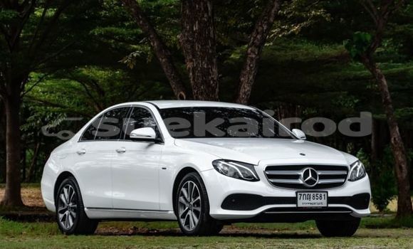 Buy Used Mercedes-Benz C-Classe White Car in Bangkok in Bangkok Buy Used Mercedes-Benz C-Classe White Car in Bangkok in Bangkok