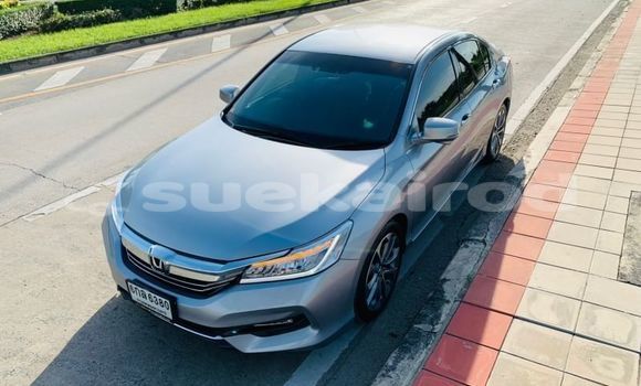ซื้อ รถมือสอง Honda Accord อื่น ๆ รถยนต์ ใน %{เมือง} ใน กรุงเทพมหานคร