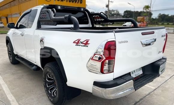 Buy Used Toyota Hiluxe Revo White Car in Bangkok in Bangkok Buy Used Toyota Hiluxe Revo White Car in Bangkok in Bangkok
