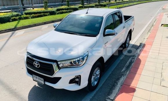 ซื้อ รถมือสอง Toyota Hiluxe Revo ขาว รถยนต์ ใน %{เมือง} ใน กรุงเทพมหานคร