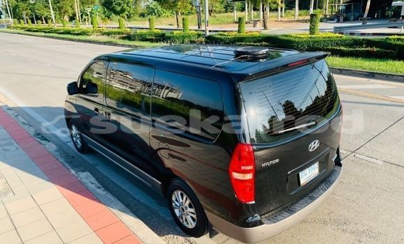 Buy Used Hyundai H1 Silver Car in Bangkok in Bangkok Buy Used Hyundai H1 Silver Car in Bangkok in Bangkok