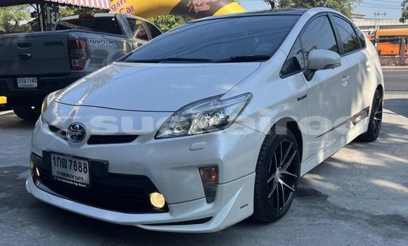 Buy Used Toyota Prius White Car in Bangkok in Bangkok