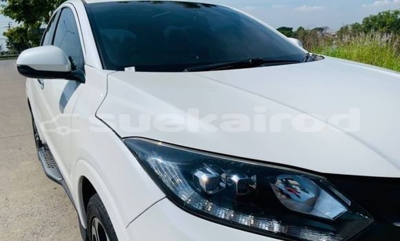 Buy Used Honda HR-V White Car in Bangkok in Bangkok Buy Used Honda HR-V White Car in Bangkok in Bangkok