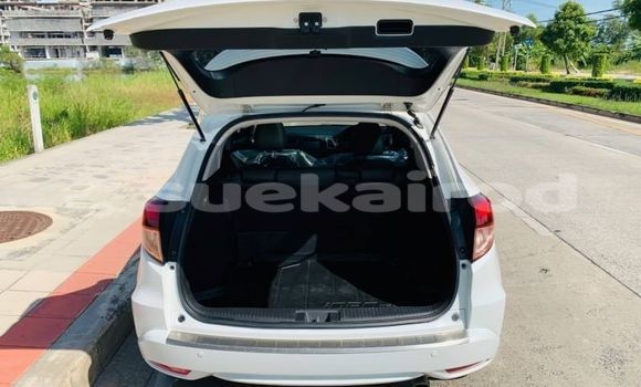 Buy Used Honda HR-V White Car in Bangkok in Bangkok Buy Used Honda HR-V White Car in Bangkok in Bangkok