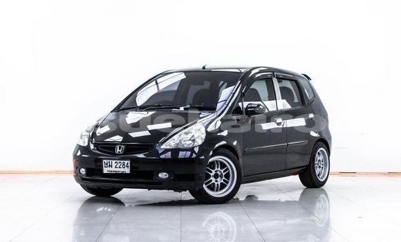 ซื้อ รถมือสอง Honda Jazz สีดำ รถยนต์ ใน %{เมือง} ใน กรุงเทพมหานคร