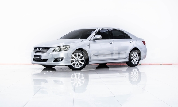 ซื้อ รถมือสอง Toyota Camry เงิน รถยนต์ ใน %{เมือง} ใน กรุงเทพมหานคร