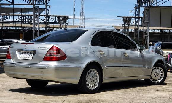 ซื้อ รถมือสอง Mercedes-Benz E200 เงิน รถยนต์ ใน %{เมือง} ใน กรุงเทพมหานคร ซื้อ รถมือสอง Mercedes-Benz E200 เงิน รถยนต์ ใน %{เมือง} ใน กรุงเทพมหานคร