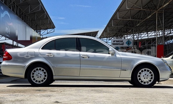 ซื้อ รถมือสอง Mercedes-Benz E200 เงิน รถยนต์ ใน %{เมือง} ใน กรุงเทพมหานคร ซื้อ รถมือสอง Mercedes-Benz E200 เงิน รถยนต์ ใน %{เมือง} ใน กรุงเทพมหานคร