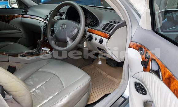 ซื้อ รถมือสอง Mercedes-Benz E200 เงิน รถยนต์ ใน %{เมือง} ใน กรุงเทพมหานคร ซื้อ รถมือสอง Mercedes-Benz E200 เงิน รถยนต์ ใน %{เมือง} ใน กรุงเทพมหานคร