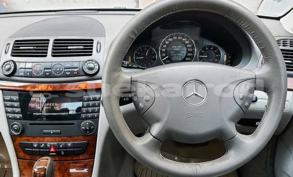 ซื้อ รถมือสอง Mercedes-Benz E200 เงิน รถยนต์ ใน %{เมือง} ใน กรุงเทพมหานคร ซื้อ รถมือสอง Mercedes-Benz E200 เงิน รถยนต์ ใน %{เมือง} ใน กรุงเทพมหานคร