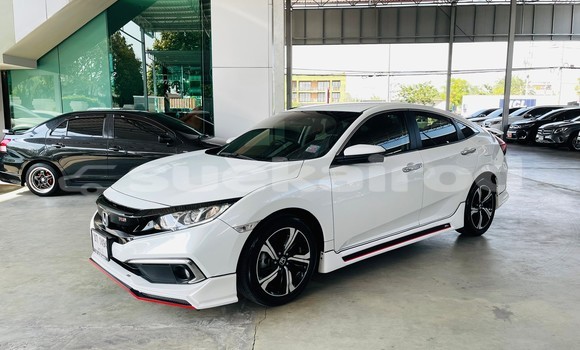 ซื้อ รถมือสอง Honda Civic ขาว รถยนต์ ใน %{เมือง} ใน กรุงเทพมหานคร