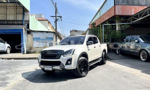 ซื้อ รถมือสอง Isuzu V-Cross 4x4 ขาว รถยนต์ ใน %{เมือง} ใน กรุงเทพมหานคร