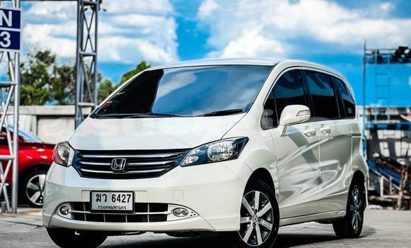Buy Used Honda Freed White Car in Bangkok in Bangkok