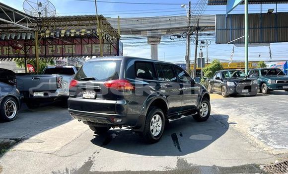 ซื้อ รถมือสอง Mitsubishi Pajero เงิน รถยนต์ ใน %{เมือง} ใน กรุงเทพมหานคร ซื้อ รถมือสอง Mitsubishi Pajero เงิน รถยนต์ ใน %{เมือง} ใน กรุงเทพมหานคร