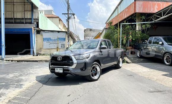 ซื้อ รถมือสอง Toyota Hiluxe Revo เงิน รถยนต์ ใน %{เมือง} ใน กรุงเทพมหานคร