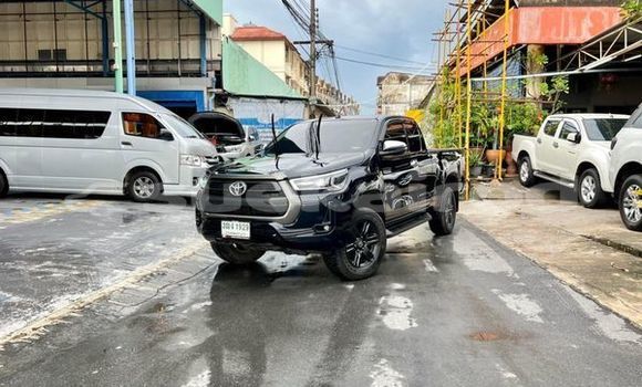 Buy Used Toyota Hiluxe Revo Black Car in Bangkok in Bangkok
