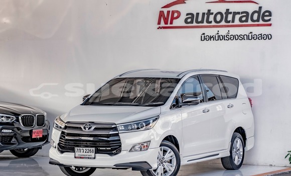 Buy Used Toyota Innova White Car in Bangkok in Bangkok