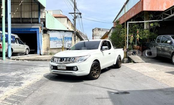 ซื้อ รถมือสอง Mitsubishi Triton ขาว รถยนต์ ใน %{เมือง} ใน กรุงเทพมหานคร
