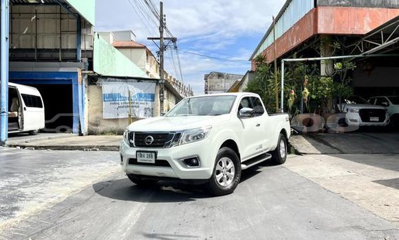 Buy Used Nissan Navara White Car in Bangkok in Bangkok
