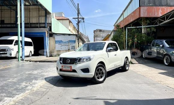 Buy Used Nissan Navara White Car in Bangkok in Bangkok