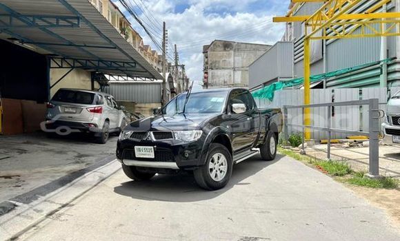ซื้อ รถมือสอง Mitsubishi Triton สีดำ รถยนต์ ใน %{เมือง} ใน กรุงเทพมหานคร