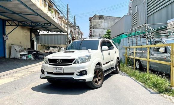 ซื้อ รถมือสอง Toyota Fortuner ขาว รถยนต์ ใน %{เมือง} ใน กรุงเทพมหานคร