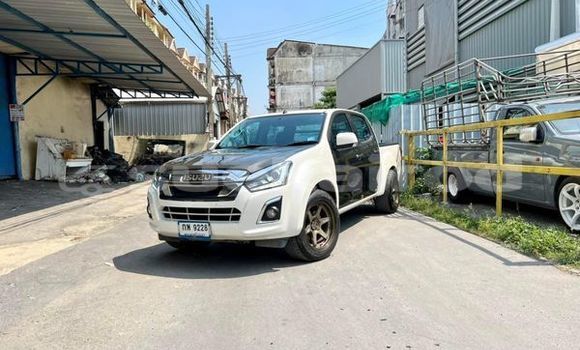 ซื้อ รถมือสอง Isuzu D-Max ขาว รถยนต์ ใน %{เมือง} ใน กรุงเทพมหานคร