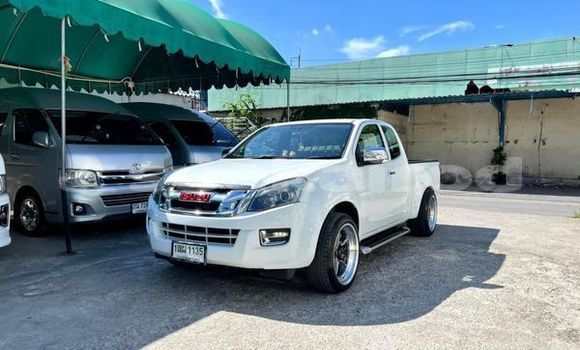 ซื้อ รถมือสอง Isuzu D-Max ขาว รถยนต์ ใน %{เมือง} ใน กรุงเทพมหานคร