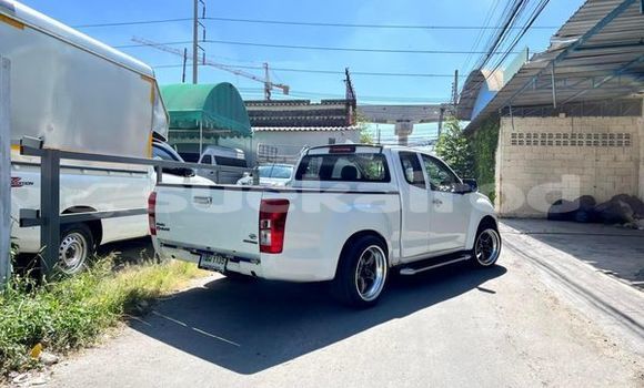 ซื้อ รถมือสอง Isuzu D-Max ขาว รถยนต์ ใน %{เมือง} ใน กรุงเทพมหานคร ซื้อ รถมือสอง Isuzu D-Max ขาว รถยนต์ ใน %{เมือง} ใน กรุงเทพมหานคร