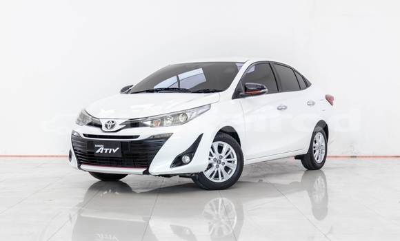 ซื้อ รถมือสอง Toyota Yaris Ativ ขาว รถยนต์ ใน %{เมือง} ใน กรุงเทพมหานคร