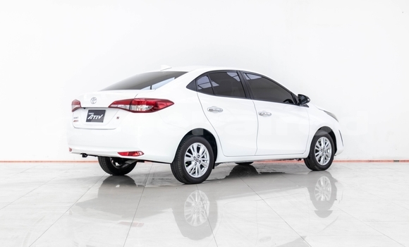 Buy Used Toyota Yaris Ativ White Car in Bangkok in Bangkok Buy Used Toyota Yaris Ativ White Car in Bangkok in Bangkok