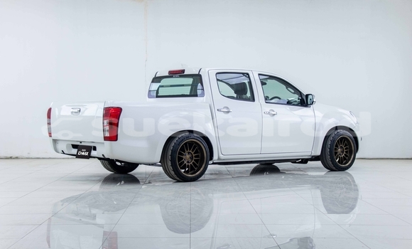 Buy Used Isuzu D-Max White Car in Bangkok in Bangkok Buy Used Isuzu D-Max White Car in Bangkok in Bangkok