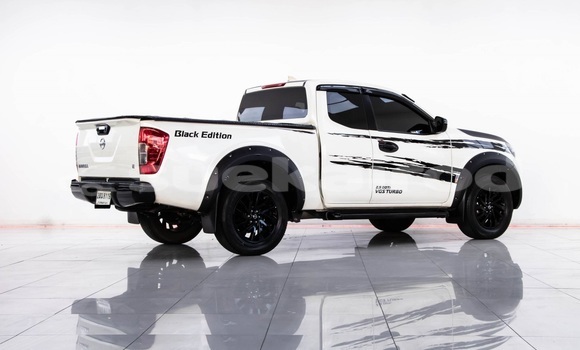Buy Used Nissan NP 300 White Car in Bangkok in Bangkok Buy Used Nissan NP 300 White Car in Bangkok in Bangkok