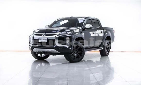 ซื้อ รถมือสอง Mitsubishi Triton สีดำ รถยนต์ ใน %{เมือง} ใน กรุงเทพมหานคร