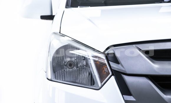 Buy Used Isuzu D-Max White Car in Bangkok in Bangkok Buy Used Isuzu D-Max White Car in Bangkok in Bangkok