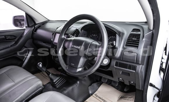 Buy Used Isuzu D-Max White Car in Bangkok in Bangkok Buy Used Isuzu D-Max White Car in Bangkok in Bangkok