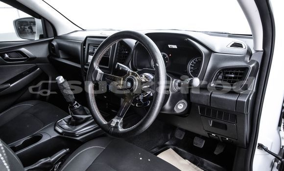 Buy Used Isuzu D-Max White Car in Bangkok in Bangkok Buy Used Isuzu D-Max White Car in Bangkok in Bangkok