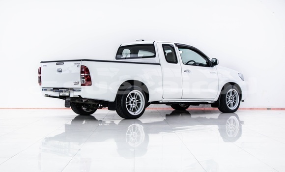 Buy Used Toyota Hiluxe VIGO White Car in Bangkok in Bangkok Buy Used Toyota Hiluxe VIGO White Car in Bangkok in Bangkok