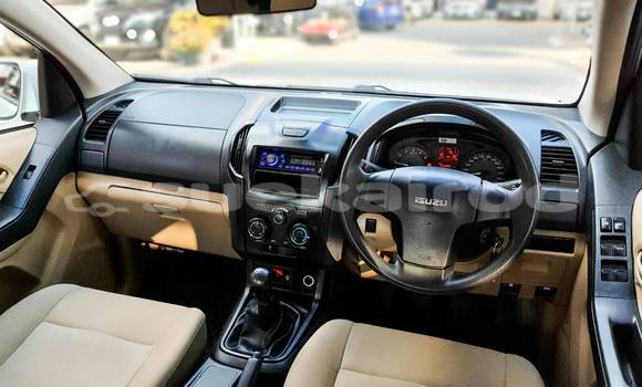 ซื้อ รถมือสอง Isuzu D–MAX ขาว รถยนต์ ใน %{เมือง} ใน กรุงเทพมหานคร ซื้อ รถมือสอง Isuzu D–MAX ขาว รถยนต์ ใน %{เมือง} ใน กรุงเทพมหานคร