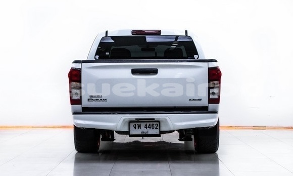Buy Used Isuzu D-Max White Car in Bangkok in Bangkok Buy Used Isuzu D-Max White Car in Bangkok in Bangkok