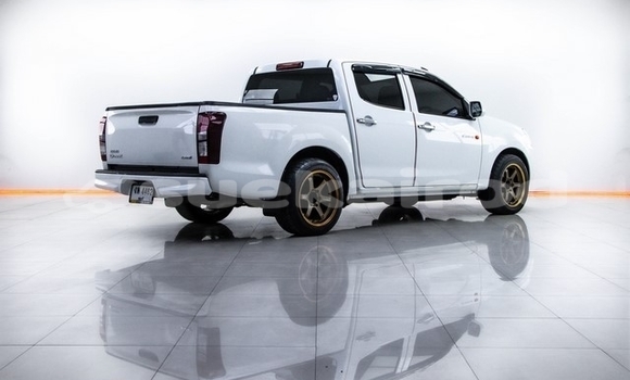 Buy Used Isuzu D-Max White Car in Bangkok in Bangkok Buy Used Isuzu D-Max White Car in Bangkok in Bangkok
