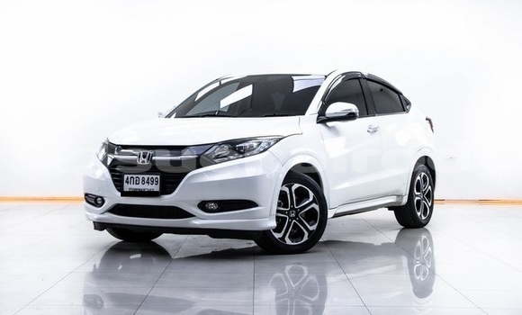 Buy Used Honda HR–V White Car in Bangkok in Bangkok