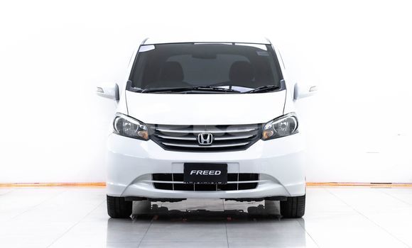 Buy Used Honda Freed White Car in Bangkok in Bangkok Buy Used Honda Freed White Car in Bangkok in Bangkok